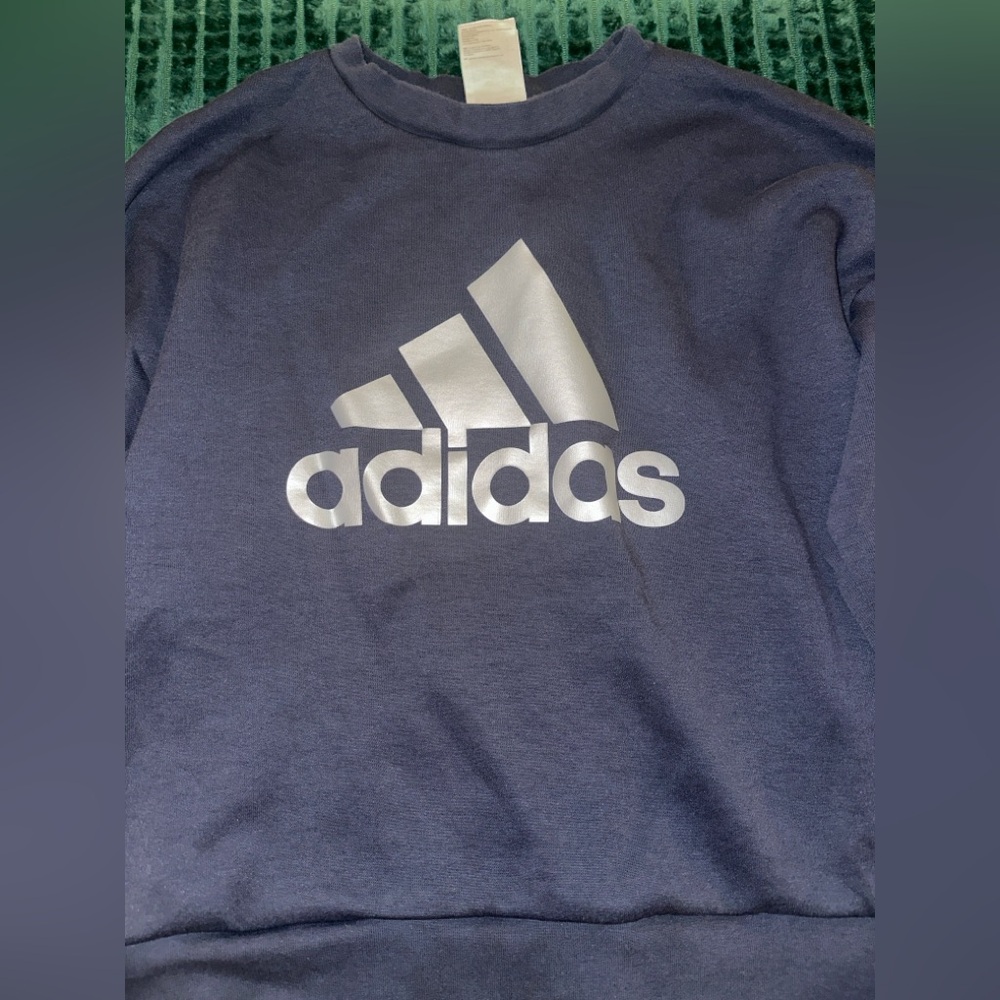 Women adidas sweatshirt 🤍